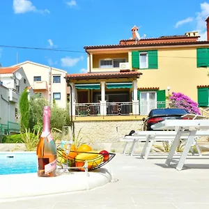 Lux Nina With Six Bedrooms, Private Pool, Sauna Zadar