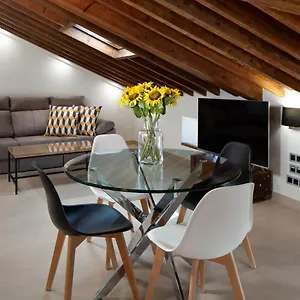https://inmlaga-penthouse-santos-suites.es-andalucia.com