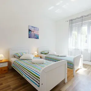 Dendo Apartment